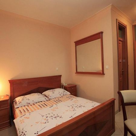 Pasha Garni Hotel Лакташи Экстерьер фото