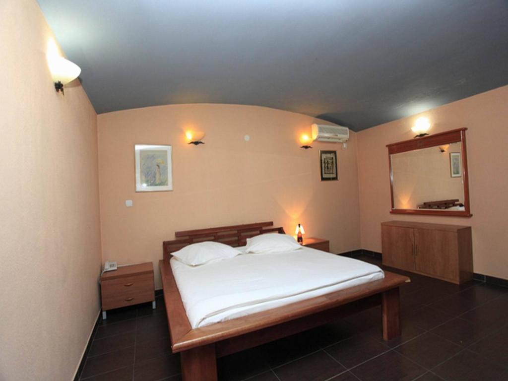 Pasha Garni Hotel Лакташи Номер фото