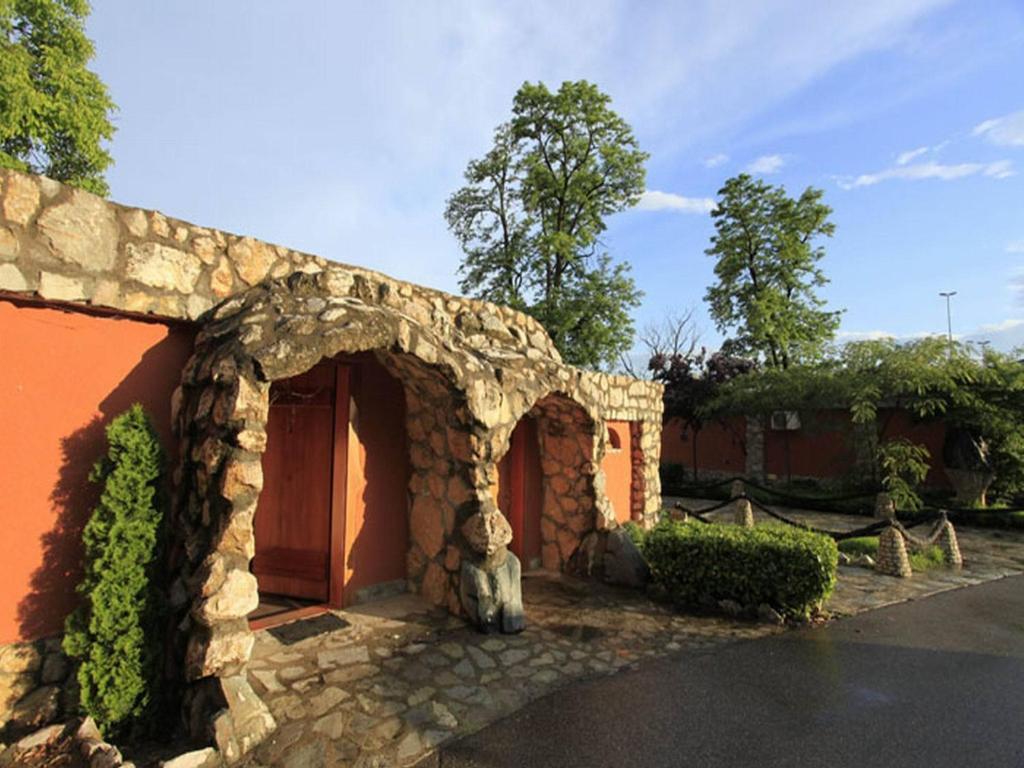 Pasha Garni Hotel Лакташи Экстерьер фото