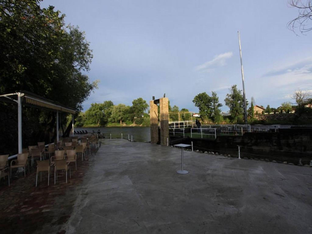 Pasha Garni Hotel Лакташи Экстерьер фото