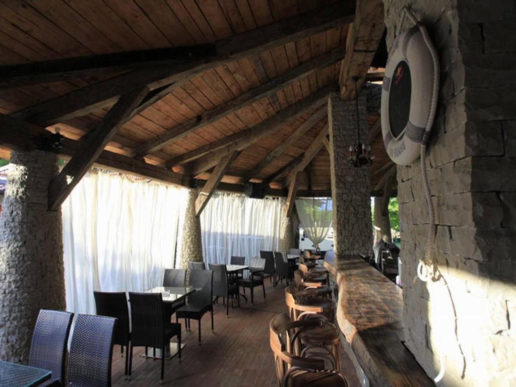 Pasha Garni Hotel Лакташи Экстерьер фото