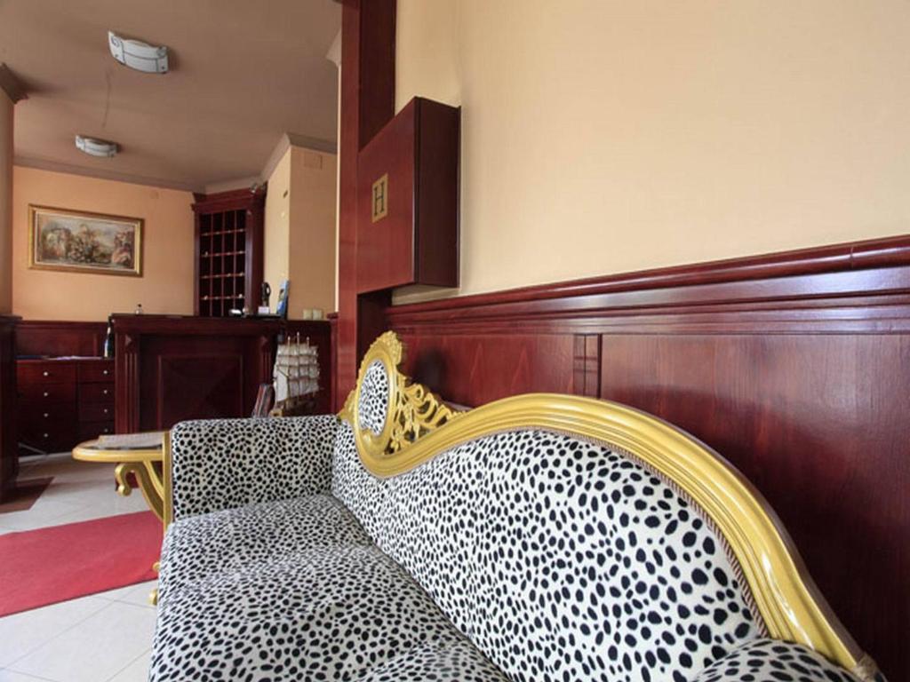 Pasha Garni Hotel Лакташи Экстерьер фото